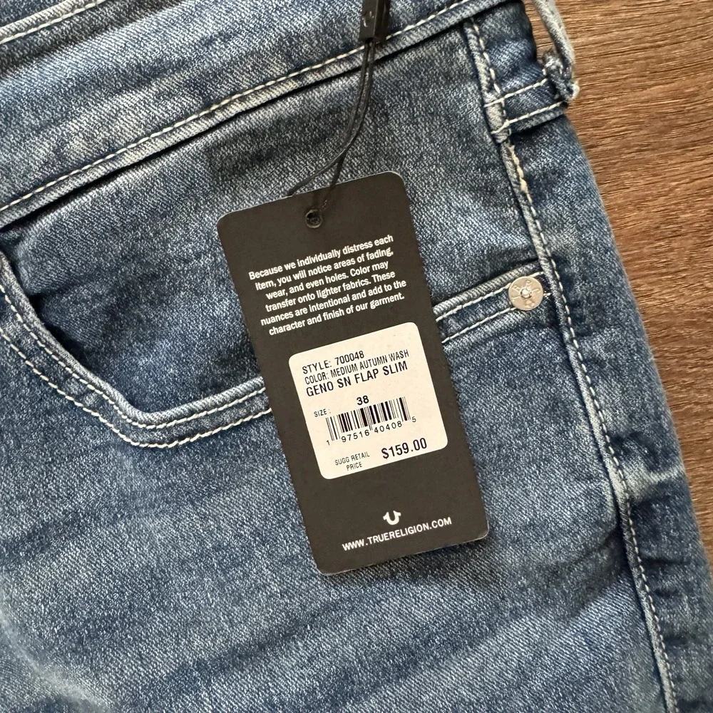 NWT True Religion Geno SN Flap Slim Medium‎ Autumn Wash Blue Jeans Sz 38x32